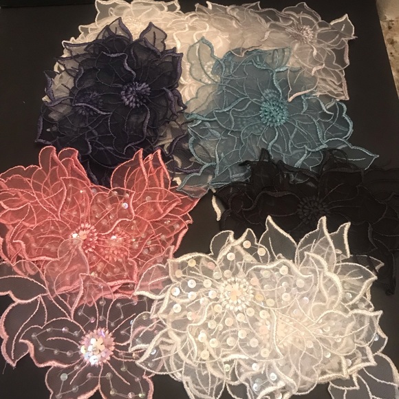 COPY - Mesh Flower And Leaf Appliqué’s (73) - Picture 2 of 13